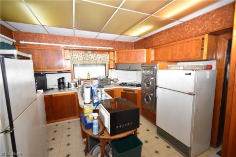 2064 W 44th Street Cleveland OH 44113