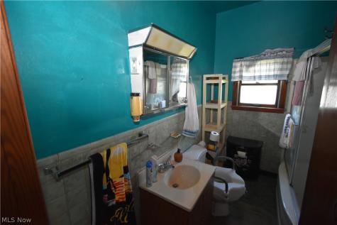 2064 W 44th Street Cleveland OH 44113