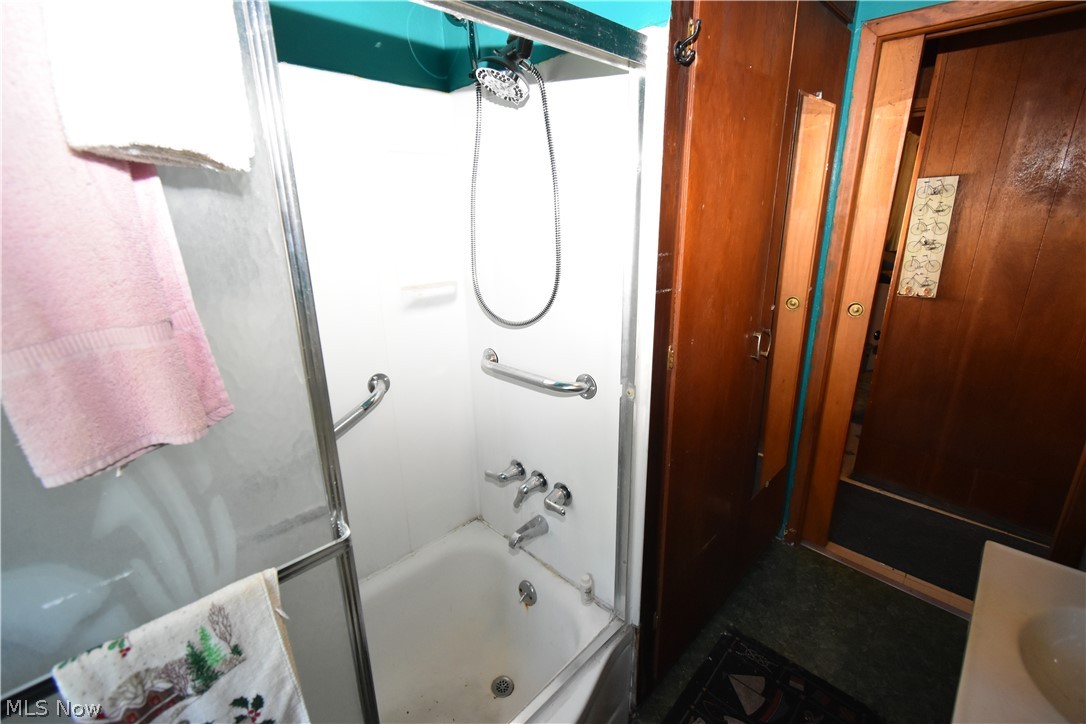 2064 W 44th Street Cleveland OH 44113