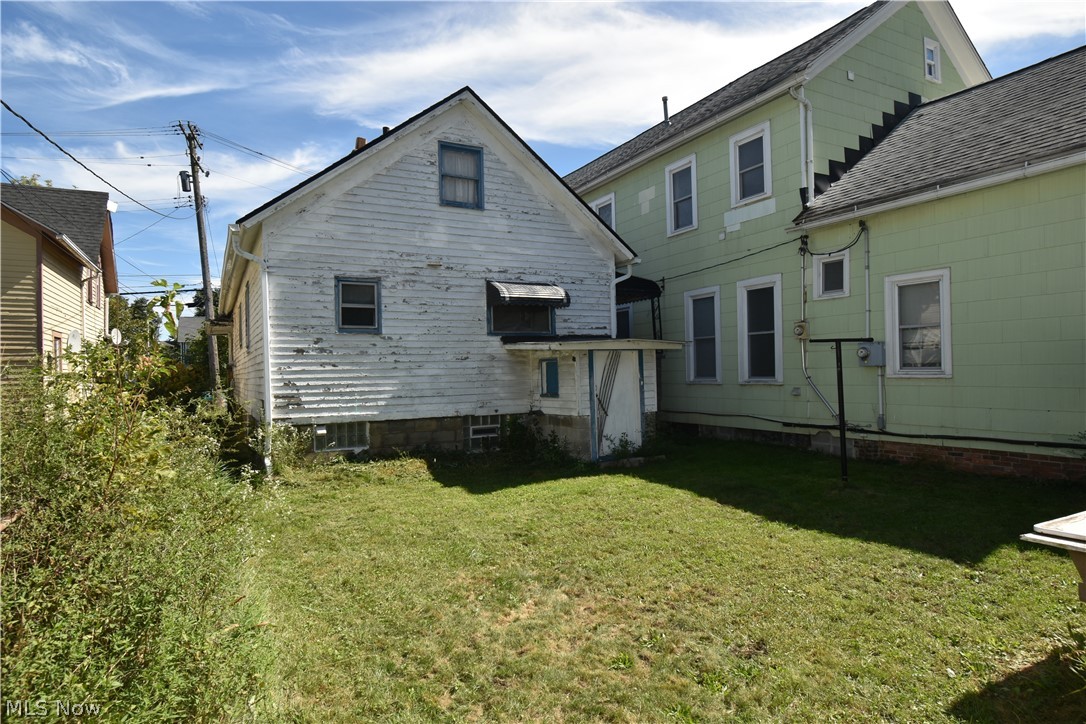 2064 W 44th Street Cleveland OH 44113