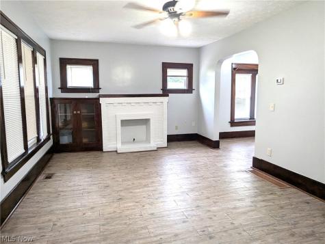 876 Avon Street Akron OH 44310