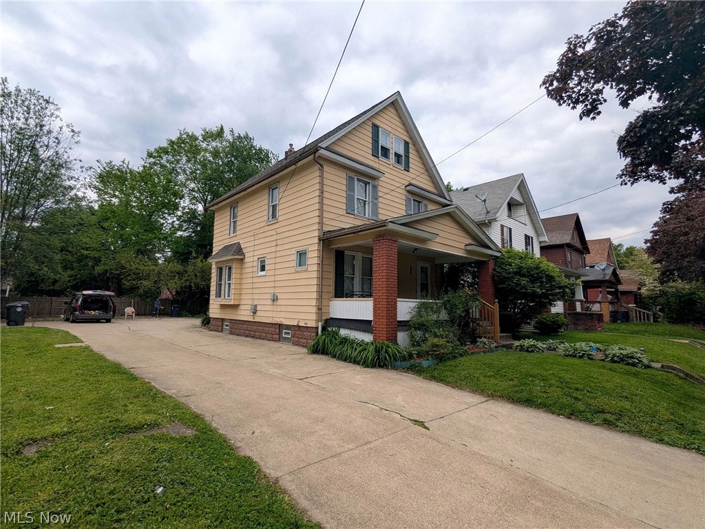 876 Avon Street Akron OH 44310