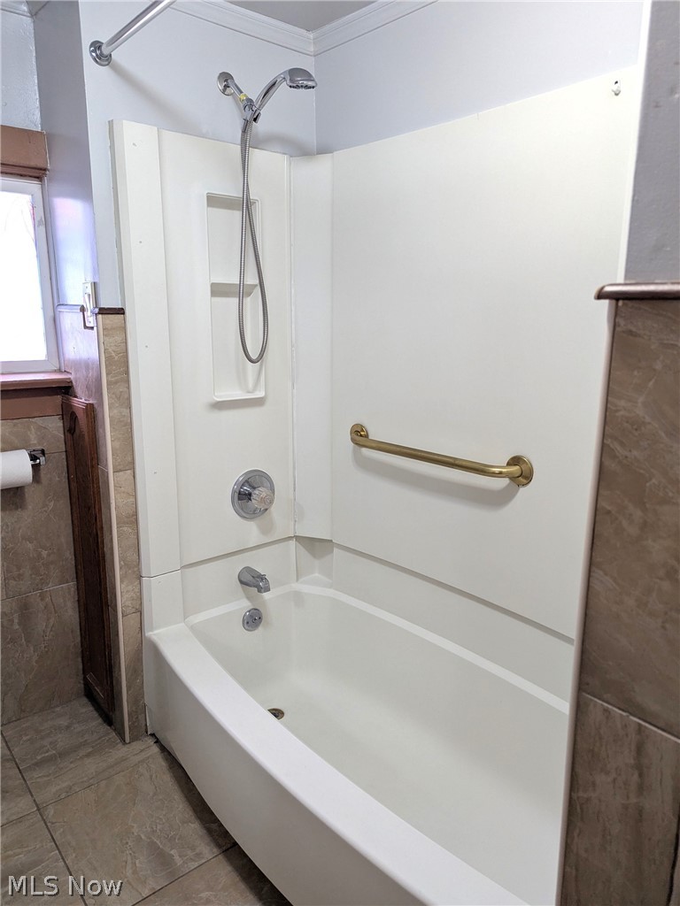 876 Avon Street Akron OH 44310