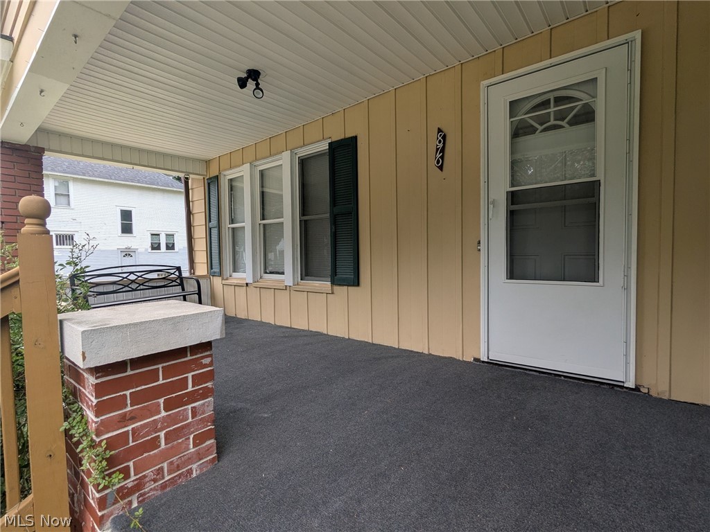876 Avon Street Akron OH 44310