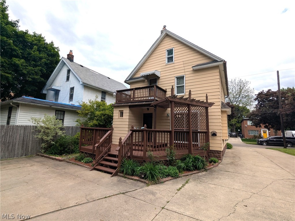 876 Avon Street Akron OH 44310
