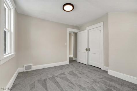 3698 Melbourne Avenue Cleveland OH 44111