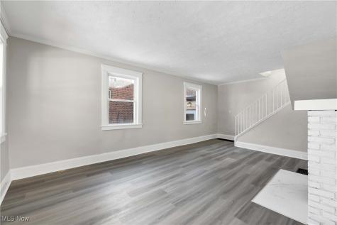 3698 Melbourne Avenue Cleveland OH 44111