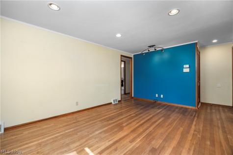 436 Courtland Street Wellington OH 44090