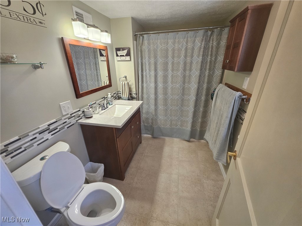 174 E 200th Street Euclid OH 44119