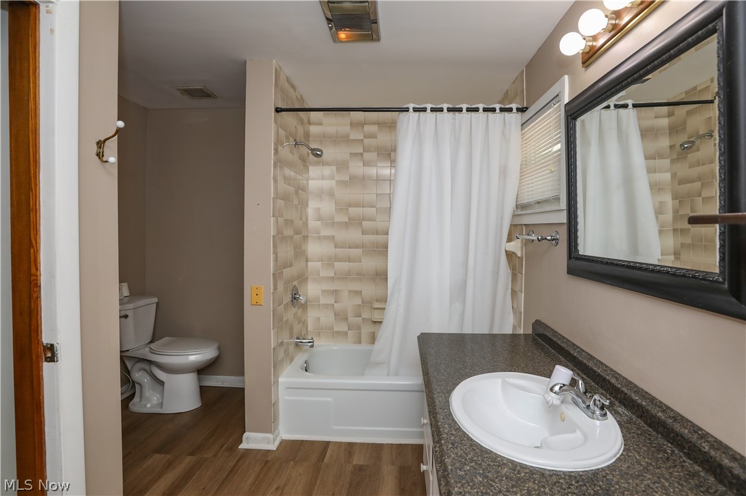 228 Lawrence Street Ravenna OH 44266