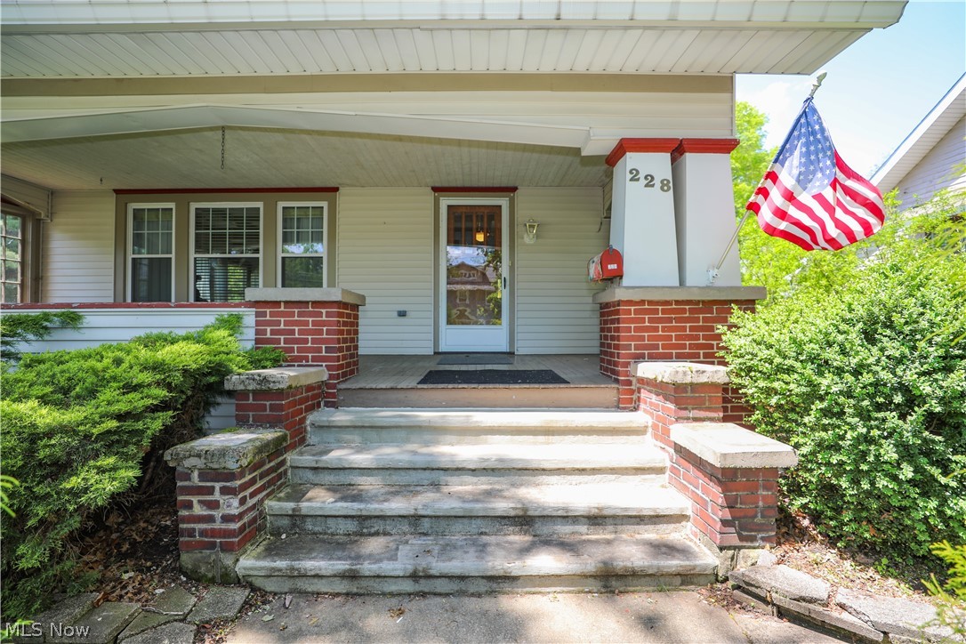 228 Lawrence Street Ravenna OH 44266