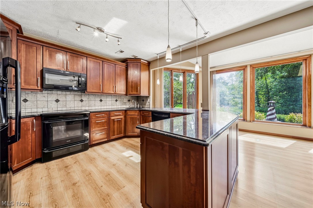 10182 Mulberry Road Chardon OH 44024