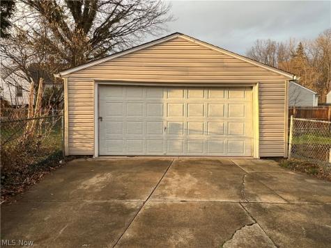715 E Catawba Avenue Akron OH 44306