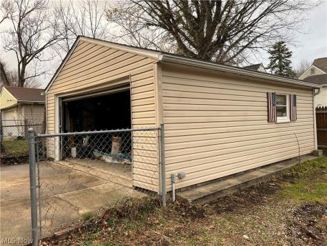 715 E Catawba Avenue Akron OH 44306