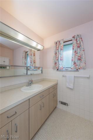 13625 Claremont Avenue Middleburg Heights OH 44130