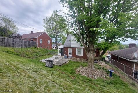 2915 Whitehaven Boulevard Steubenville OH 43952