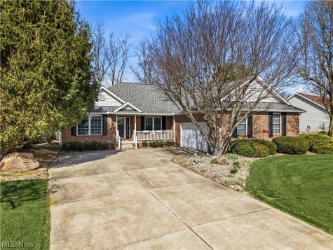 1009 E Reno Drive Louisville OH 44641