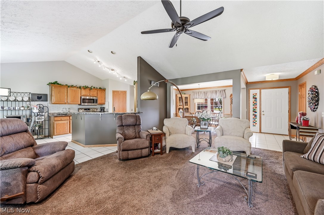 1009 E Reno Drive Louisville OH 44641