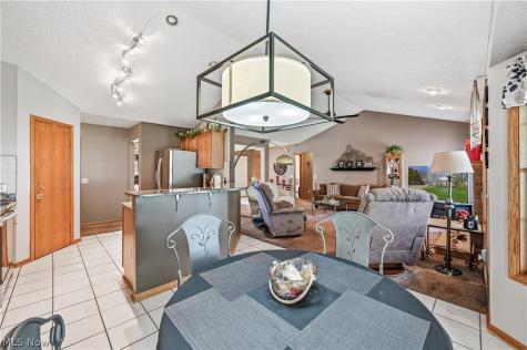 1009 E Reno Drive Louisville OH 44641