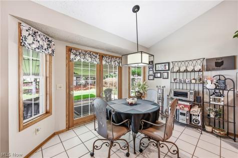 1009 E Reno Drive Louisville OH 44641