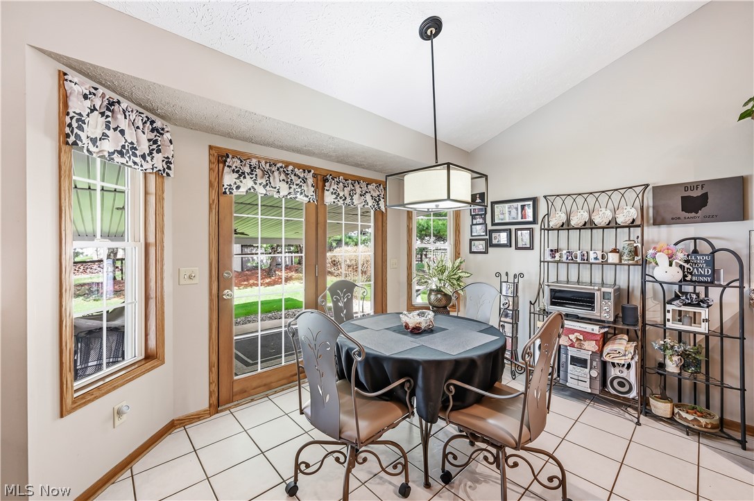 1009 E Reno Drive Louisville OH 44641