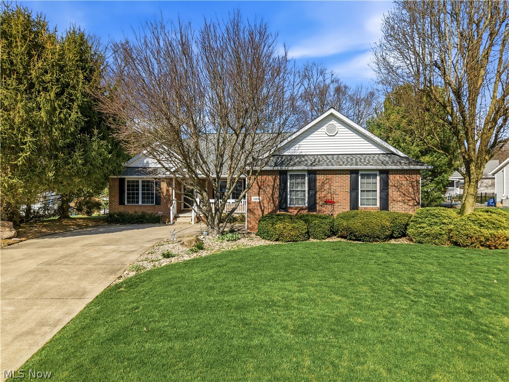1009 E Reno Drive Louisville OH 44641
