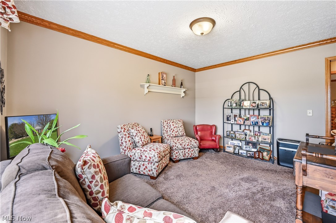 1009 E Reno Drive Louisville OH 44641