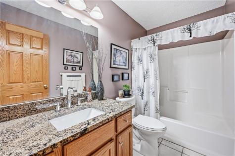 1009 E Reno Drive Louisville OH 44641