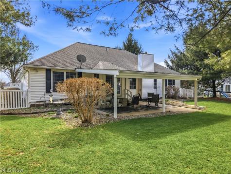 1009 E Reno Drive Louisville OH 44641