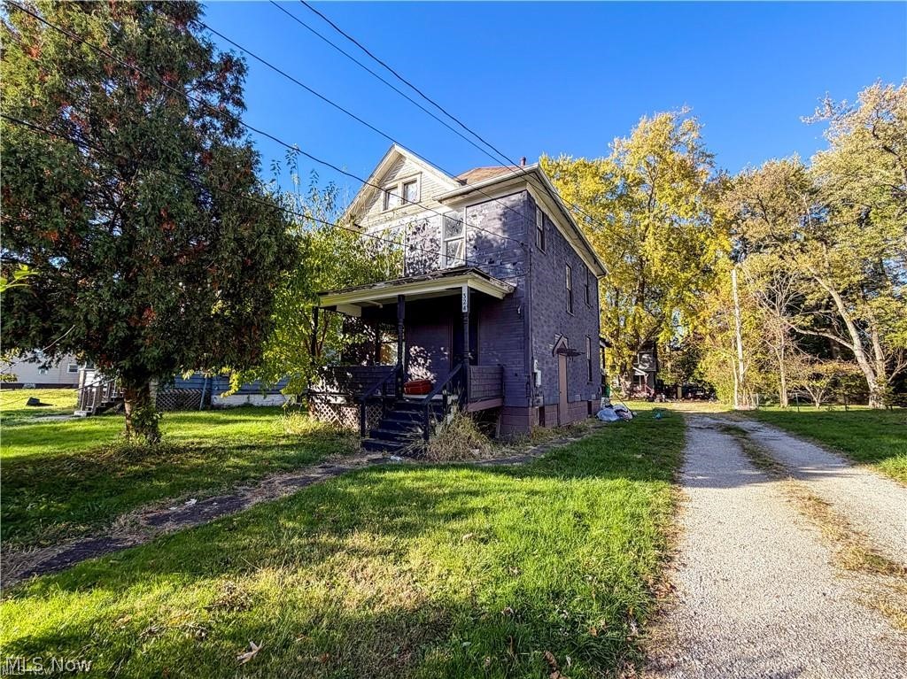 322-324 North Road NW Warren OH 44483