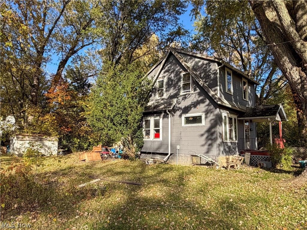 322-324 North Road NW Warren OH 44483
