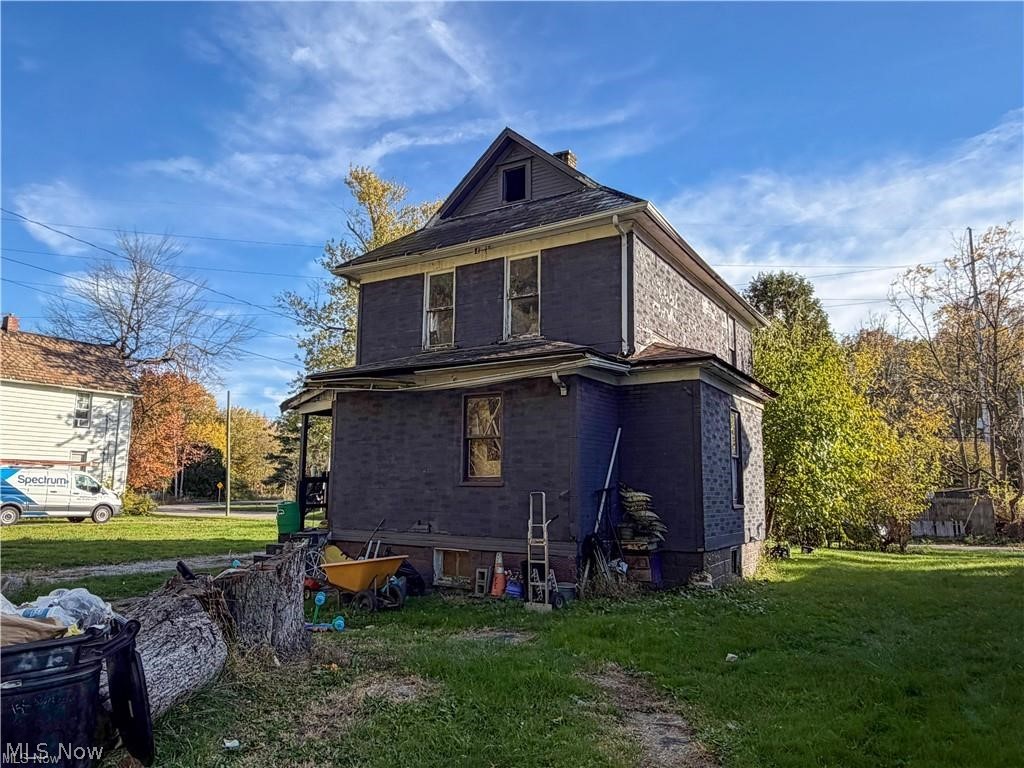 322-324 North Road NW Warren OH 44483