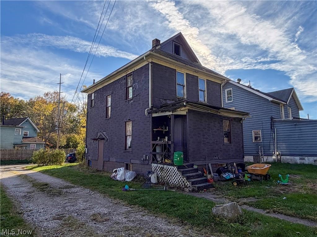 322-324 North Road NW Warren OH 44483