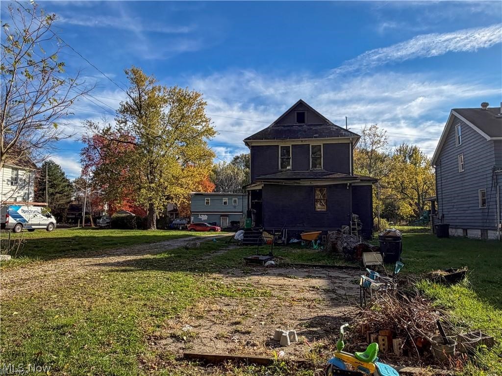 322-324 North Road NW Warren OH 44483