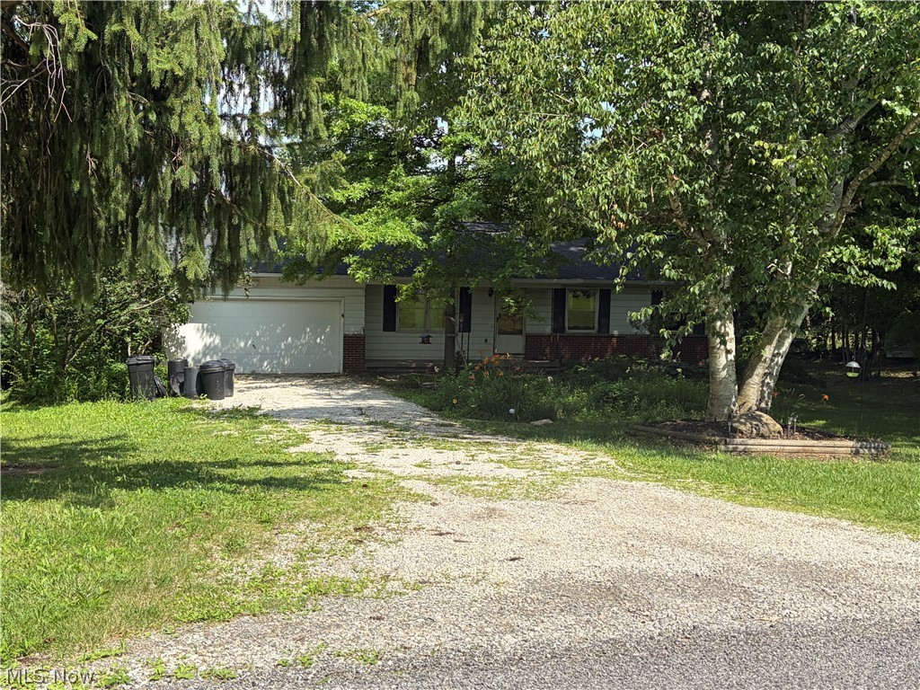 8061 Yoder Road Seville OH 44273