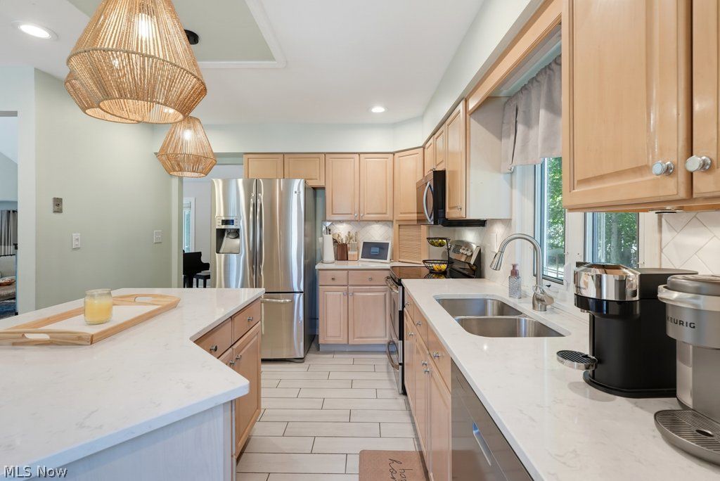 17755 Fairfax Lane Strongsville OH 44136