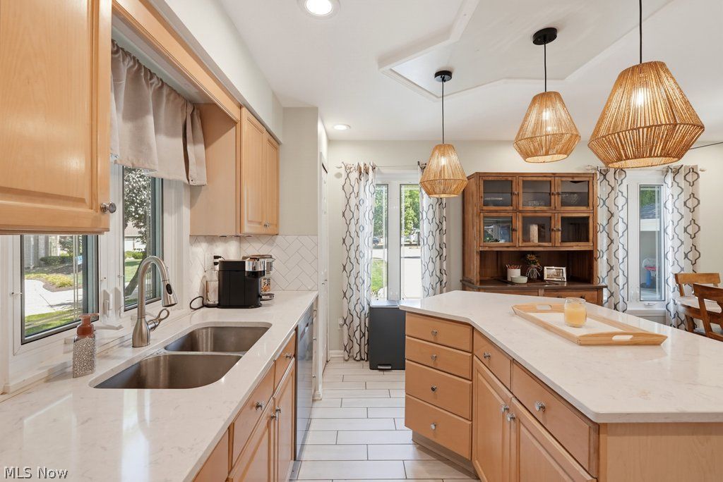 17755 Fairfax Lane Strongsville OH 44136