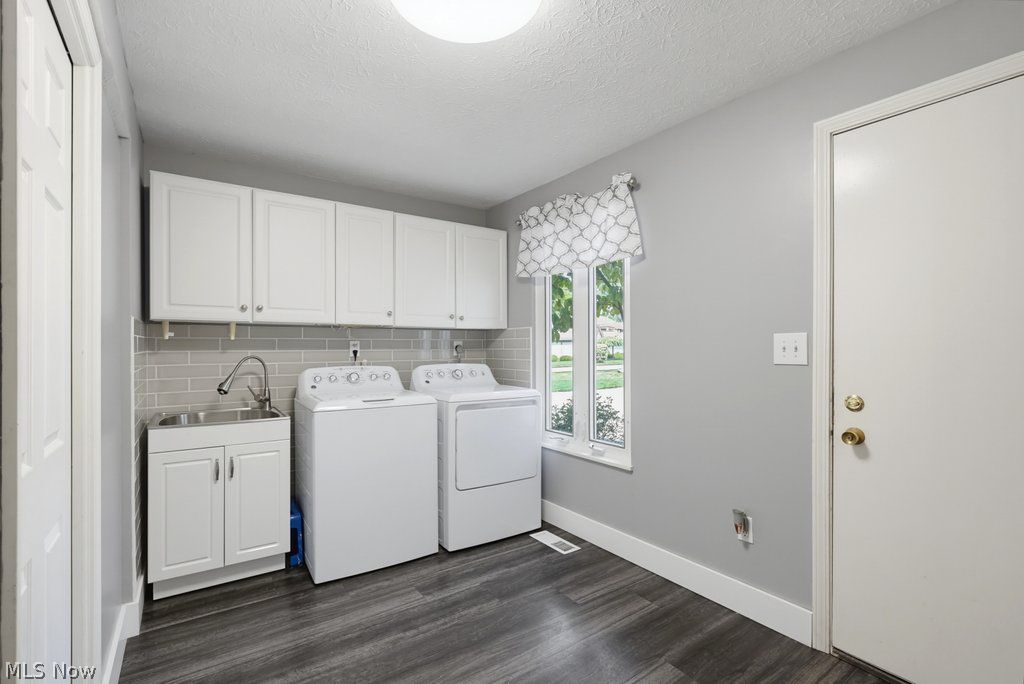 17755 Fairfax Lane Strongsville OH 44136