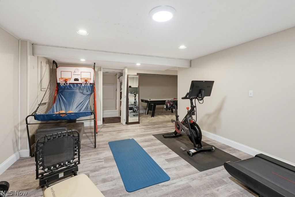 17755 Fairfax Lane Strongsville OH 44136