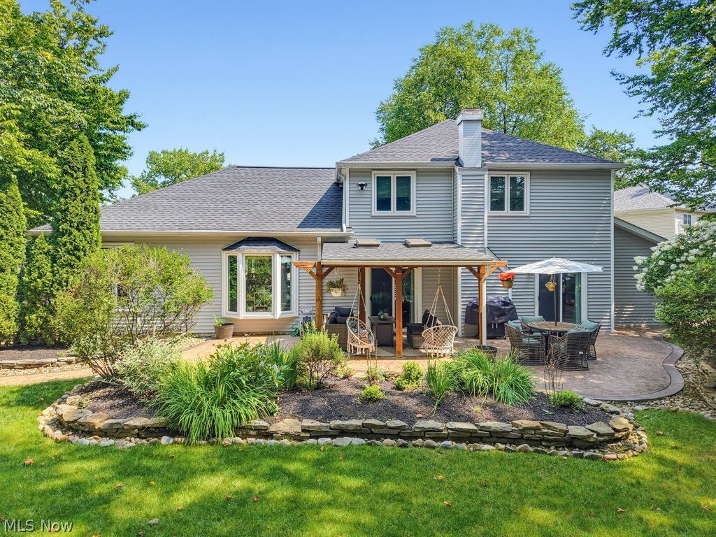 17755 Fairfax Lane Strongsville OH 44136