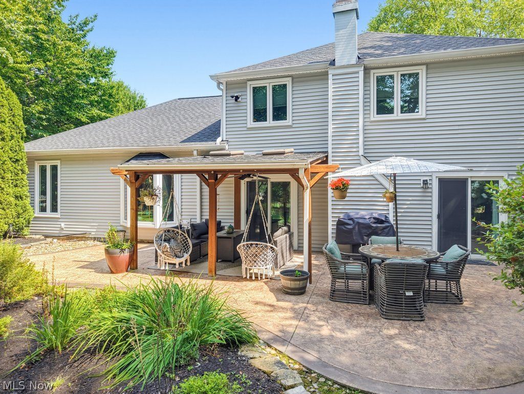 17755 Fairfax Lane Strongsville OH 44136