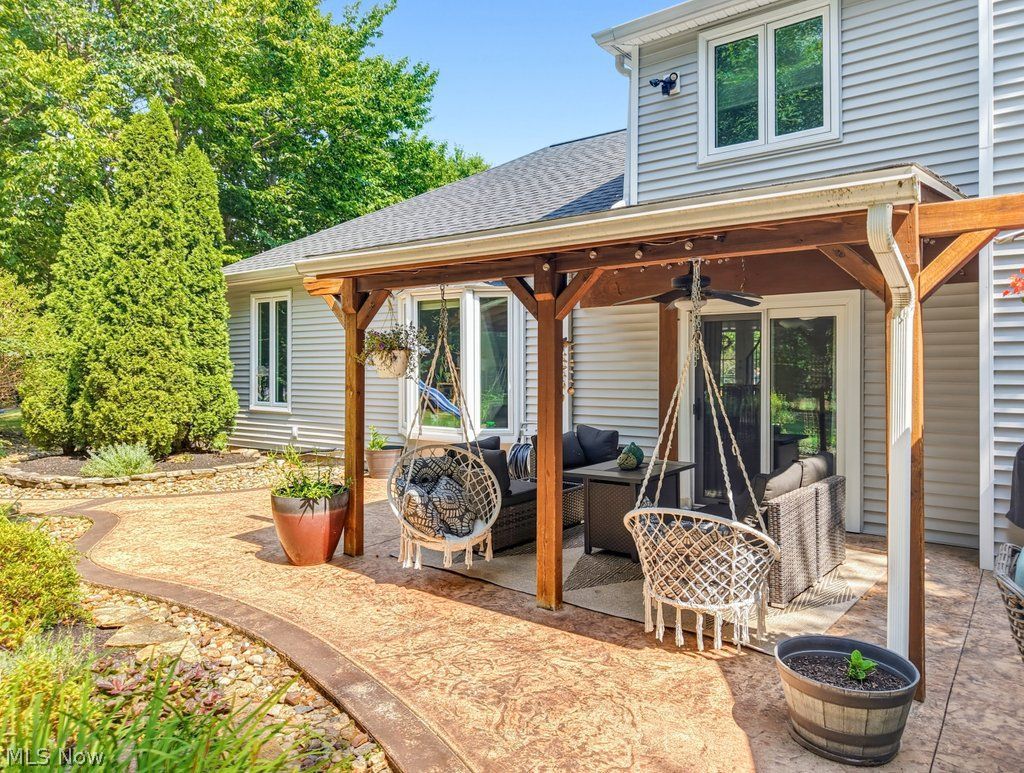 17755 Fairfax Lane Strongsville OH 44136
