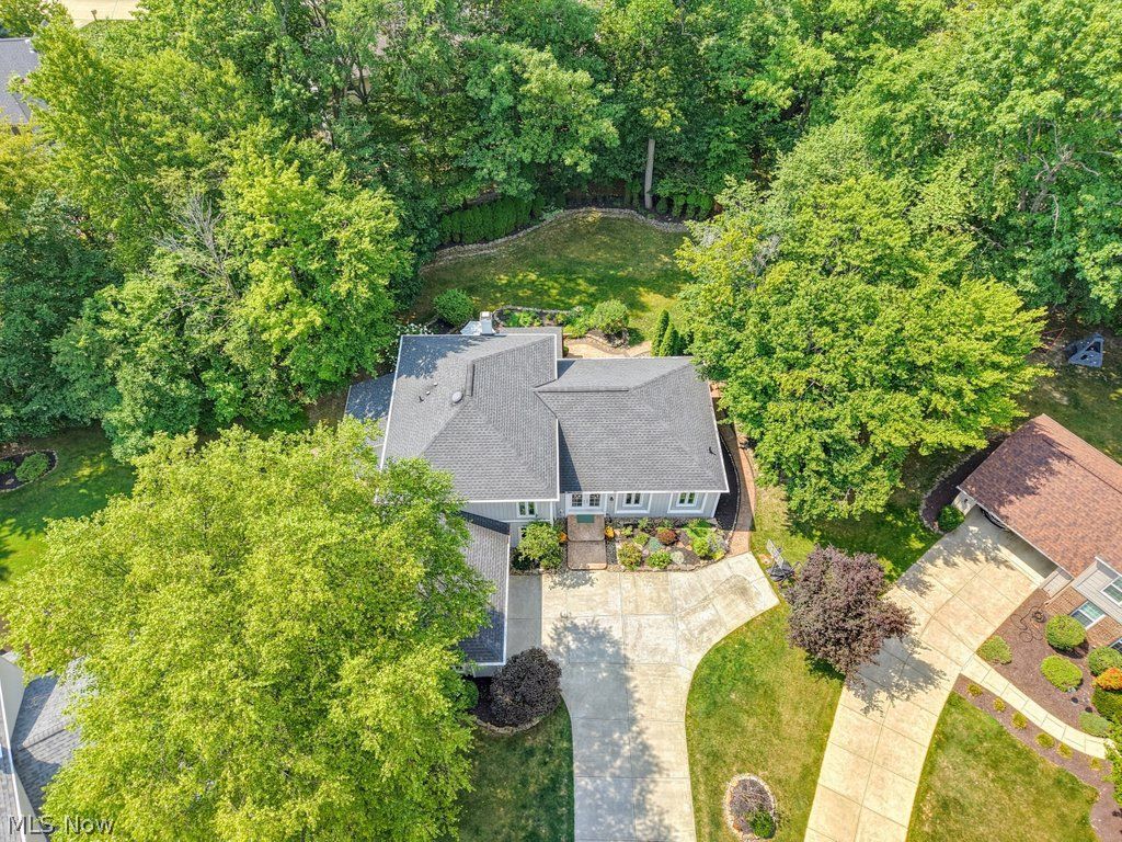 17755 Fairfax Lane Strongsville OH 44136