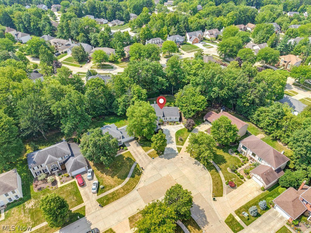 17755 Fairfax Lane Strongsville OH 44136