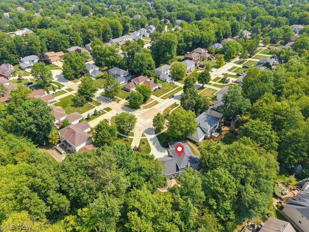 17755 Fairfax Lane Strongsville OH 44136