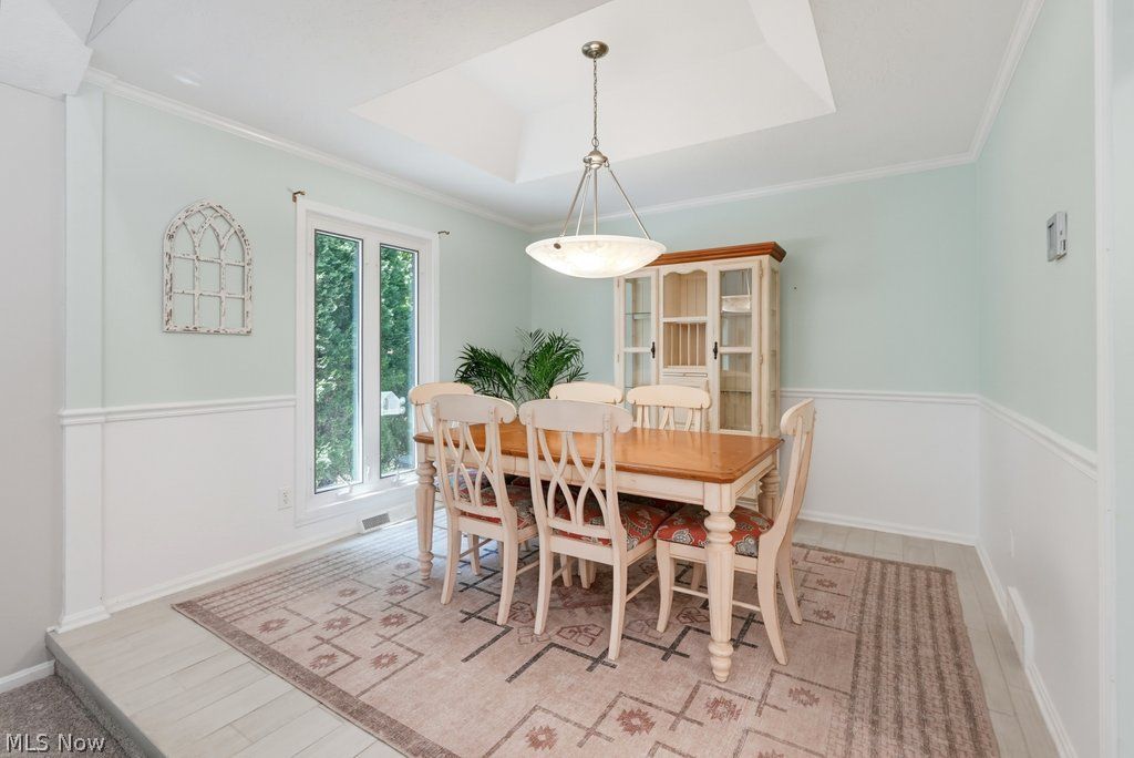 17755 Fairfax Lane Strongsville OH 44136