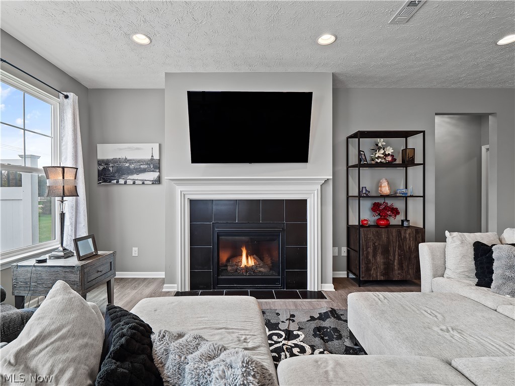 157 Kensington Way Elyria OH 44035