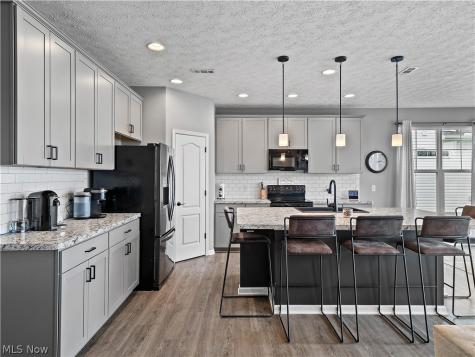 157 Kensington Way Elyria OH 44035