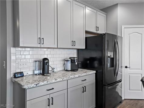 157 Kensington Way Elyria OH 44035