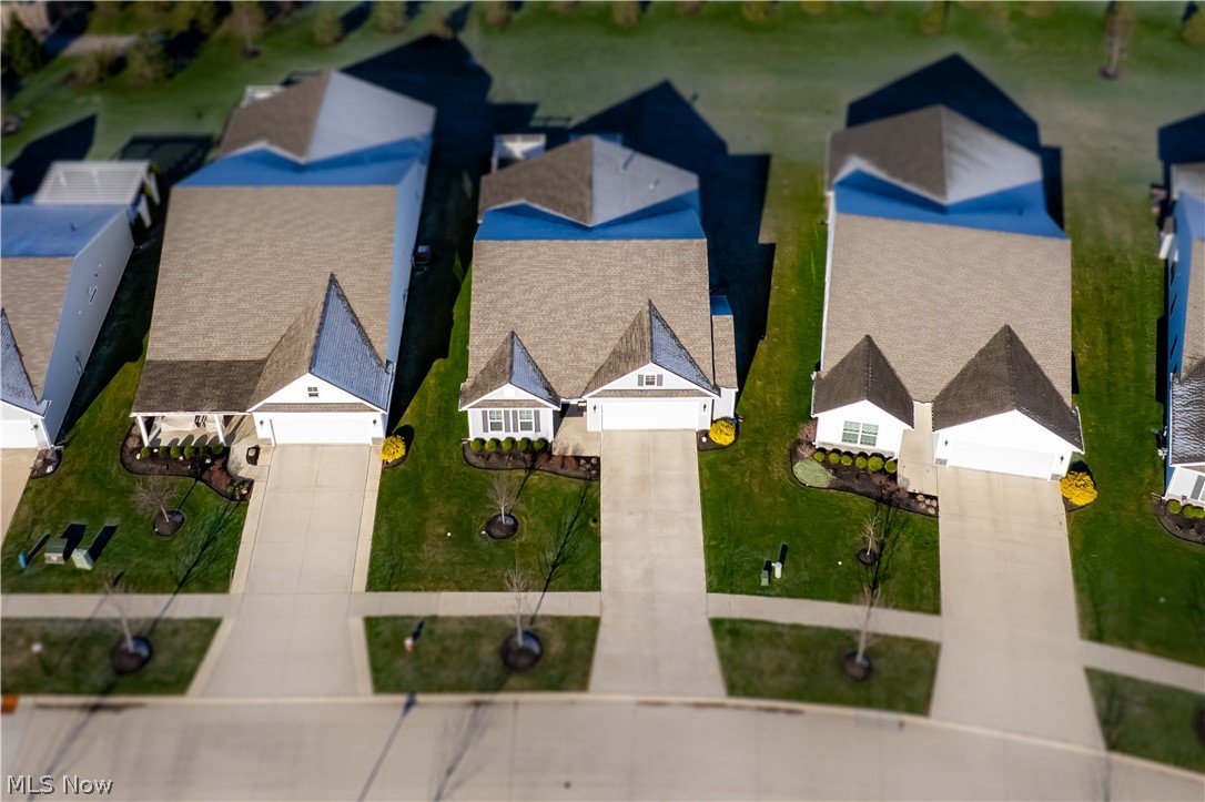 157 Kensington Way Elyria OH 44035